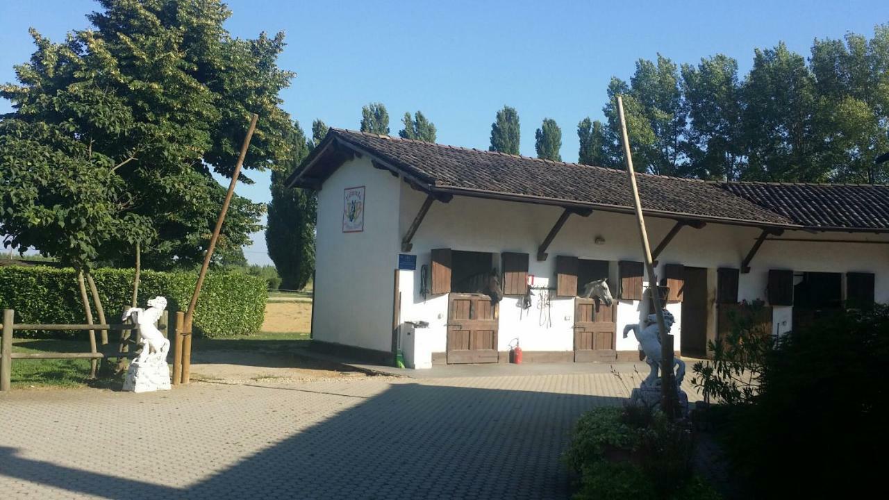 Scuderia 100 pertiche Villa Villanterio Esterno foto