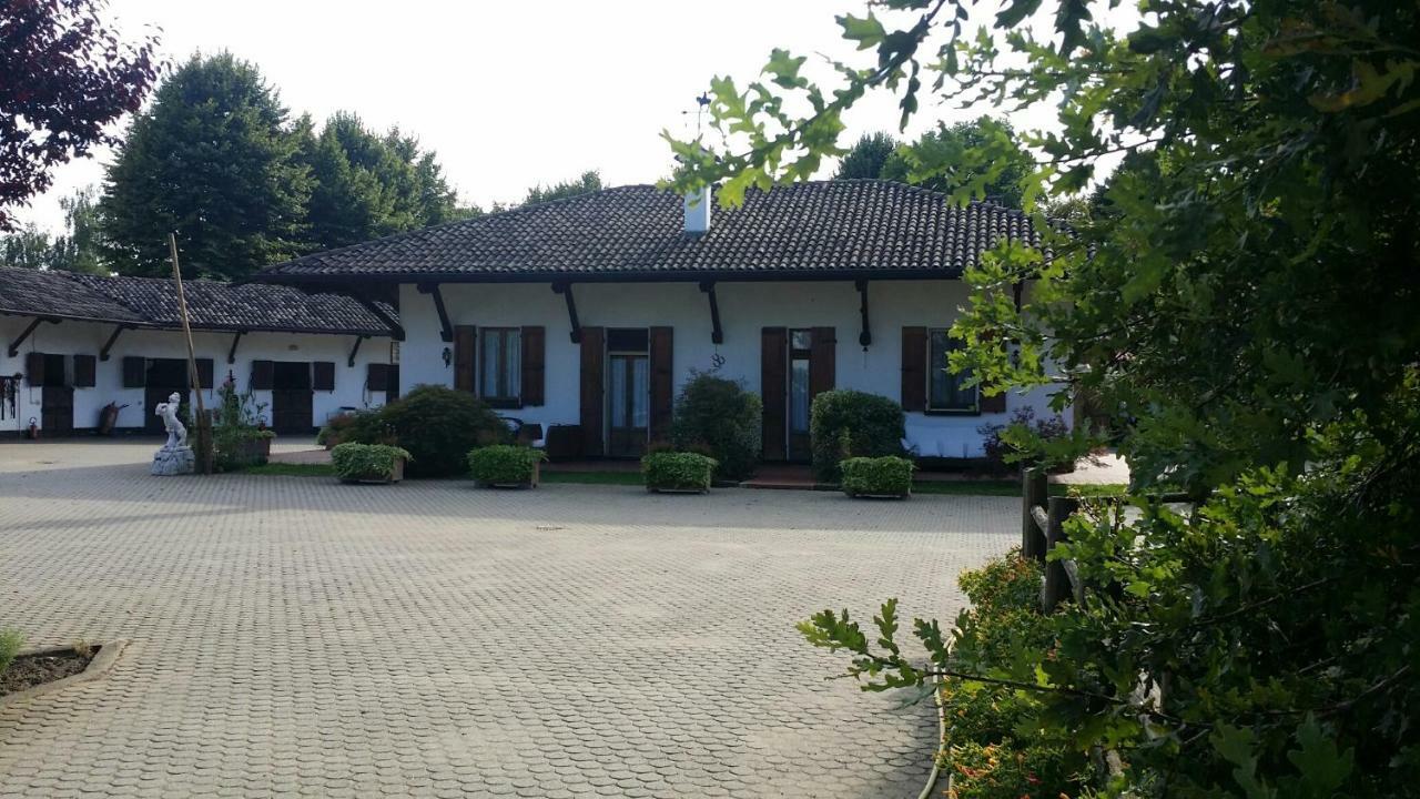 Scuderia 100 pertiche Villa Villanterio Esterno foto